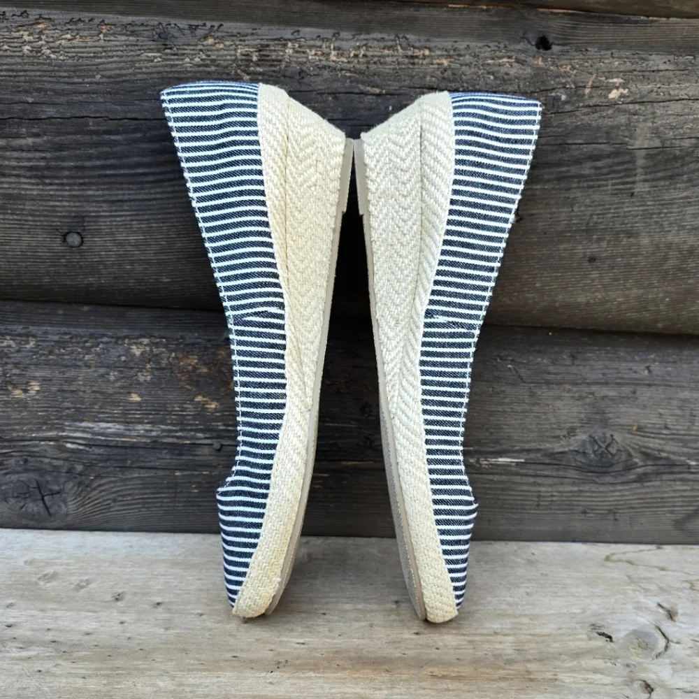 American Eagle by Payless Coastal Nautical Striped Espadrille Comfort Wedge 9.5M